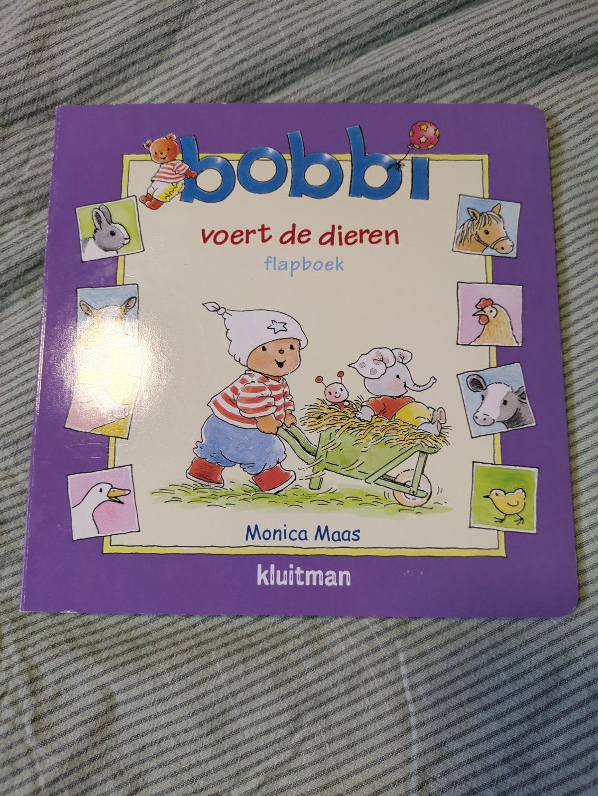 Bobbi voert de dieren - Flapboek Monica Maas, Monica Maas, Ophalen of Verzenden, Zo goed als nieuw, Uitklap-, Voel- of Ontdekboek