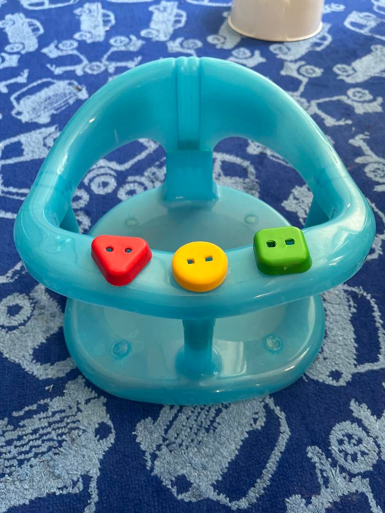 Baby badzitje met zuignappen en speelgoed, Overige merken, Gebruikt, Ophalen of Verzenden, Badzitje of Badring