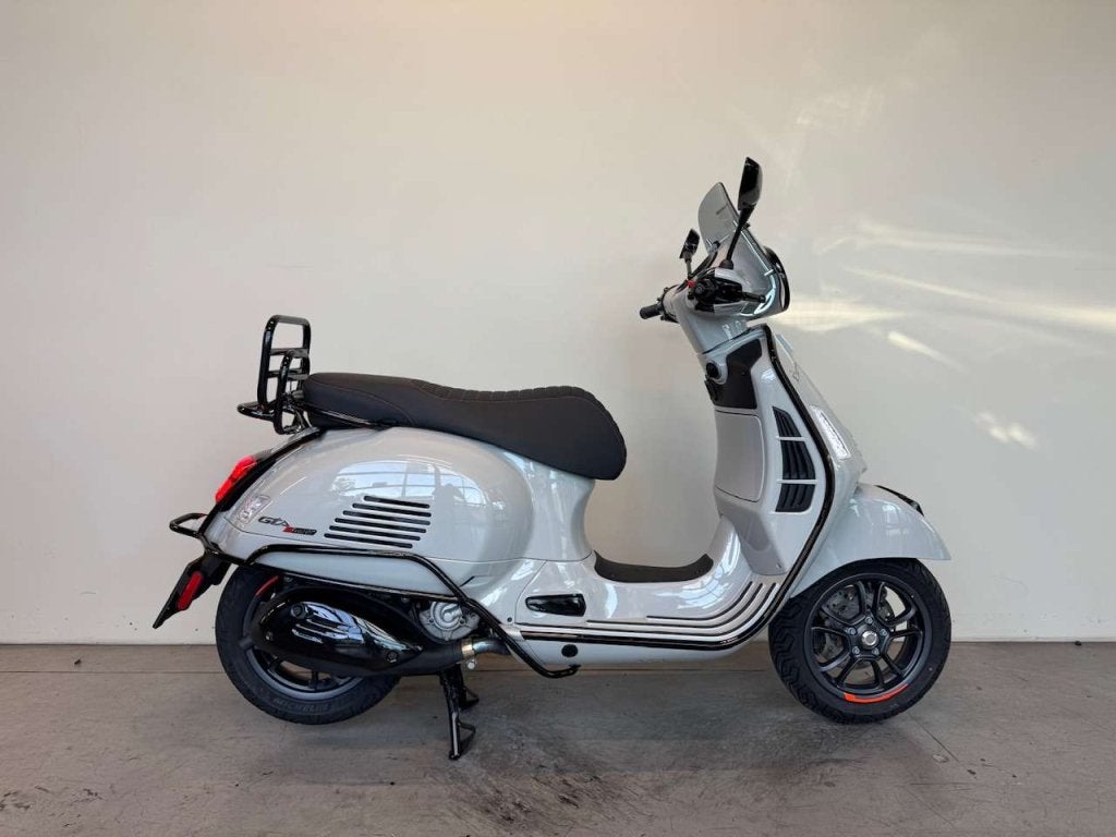 Vespa GTS 310 Super Sport Chalk Grey, 2025, Custom, Motoren, Niet ingevuld, Scooter, Bedrijf, Niet ingevuld