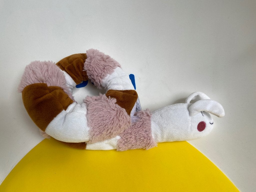 K2234 prenatal slak slang wit bruin, Kinderen en Baby's, Speelgoed | Knuffels en Pluche, Ophalen of Verzenden, Zo goed als nieuw