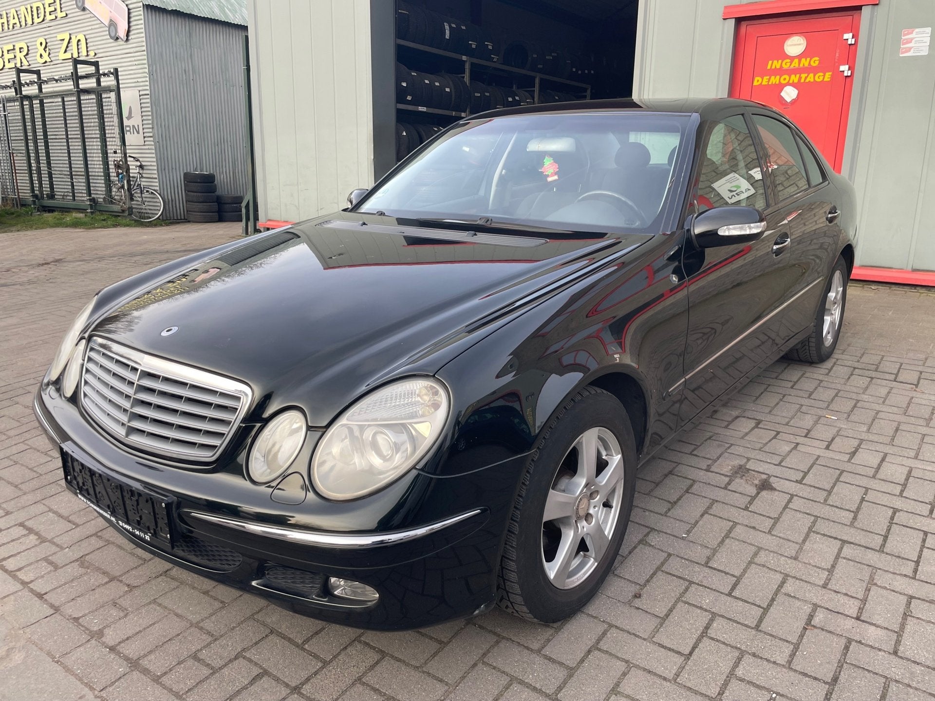 Mercedes-Benz E-klasse 240 Avantgarde, Automaat, Dealer onderhouden, Achterwielaandrijving, Gebruikt