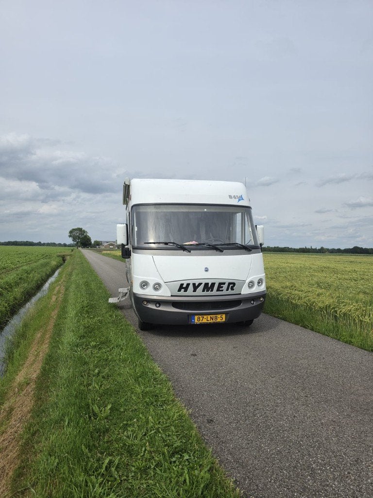 Camper hymer B 614 met level systeem en stand airco, Caravans en Kamperen, Campers, Integraal, Ringverwarming, Fiat, 6 tot 7 meter