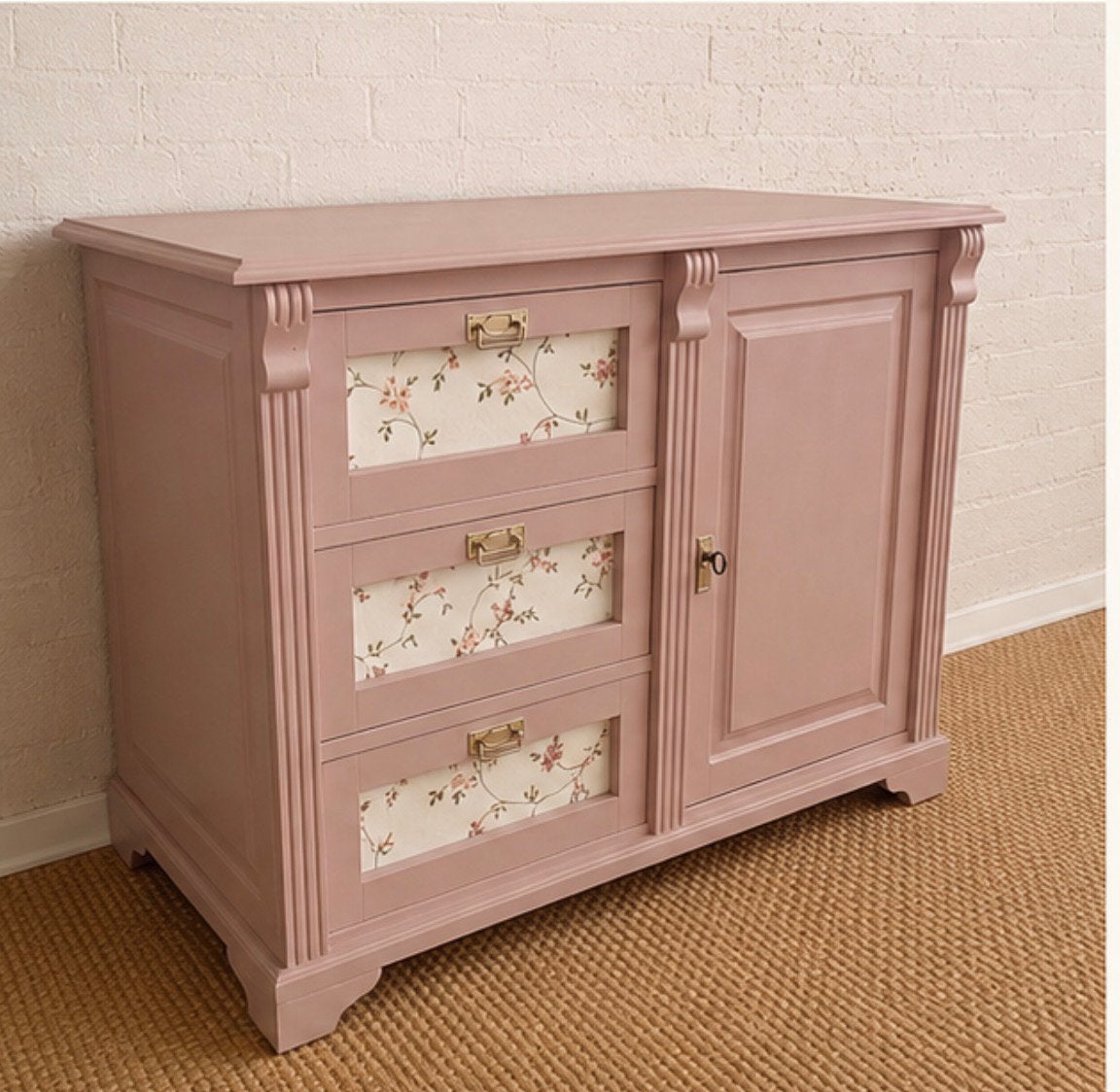 Brocante commode | Zachtroze | Gerestyled | Kinderkamer, Kinderen en Baby's, Kinderkamer | Commodes en Kasten, Ophalen, 50 tot 70 cm
