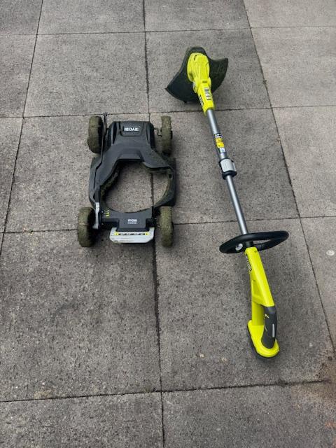 Ryobi Accu Grastrimmer/Maaier te koop, Ophalen, Gebruikt, Accu-grasmaaier, 30 t/m 39 cm