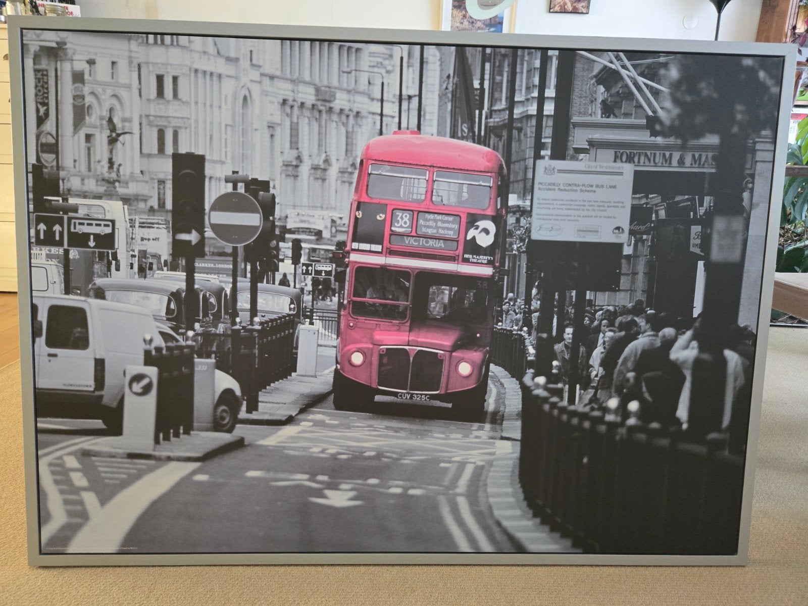 IKEA VILSHULT London Bus Canvas - 140x100 cm, Huis en Inrichting, Woonaccessoires | Schilderijen, Tekeningen en Foto's, Ophalen