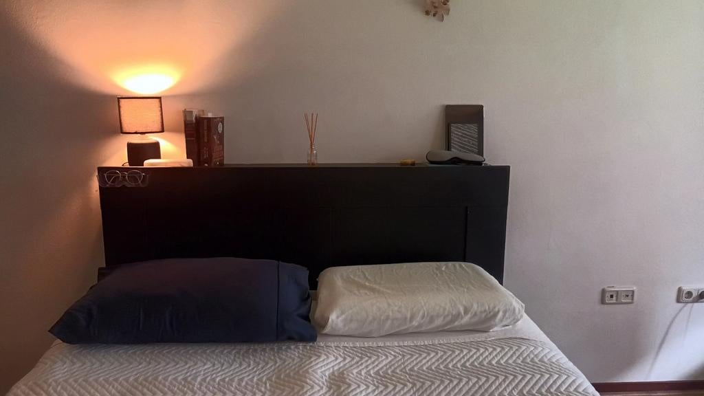 Hoofdbord Ikea bed 140cm, Huis en Inrichting, Slaapkamer | Bedden, Gebruikt, Zwart, Tweepersoons, Hout