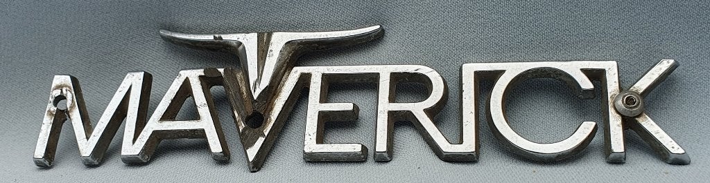 Ford Maverick embleem 70er jaren, Verzamelen, Verzenden, Gebruikt, Auto's