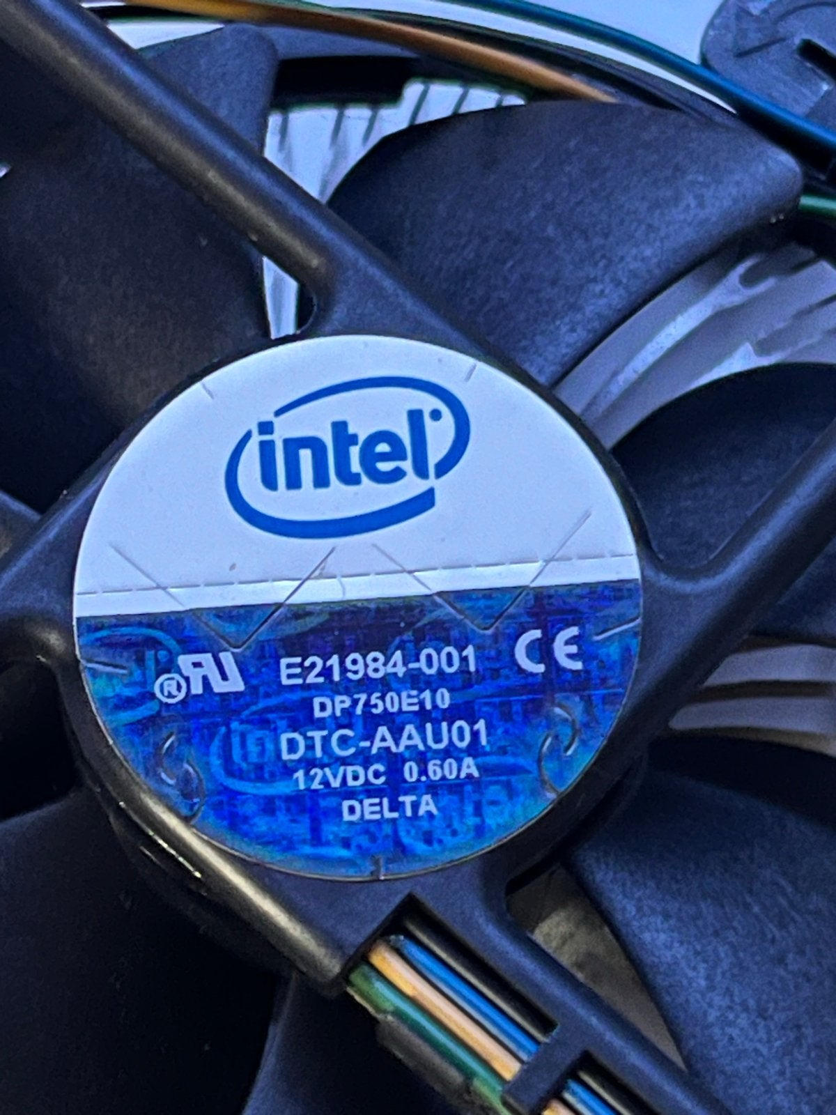 Intel stock CPU koeler 4-pins (getest en werkend), Computers en Software, Ophalen of Verzenden, Gebruikt, Luchtkoeling