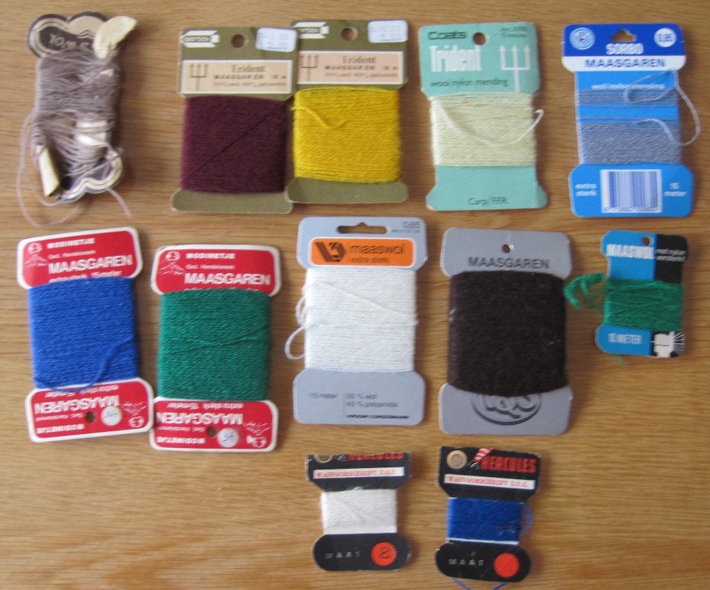 12 kaartjes met wol, Ophalen of Verzenden, Gebruikt, Garen of Naald(en)