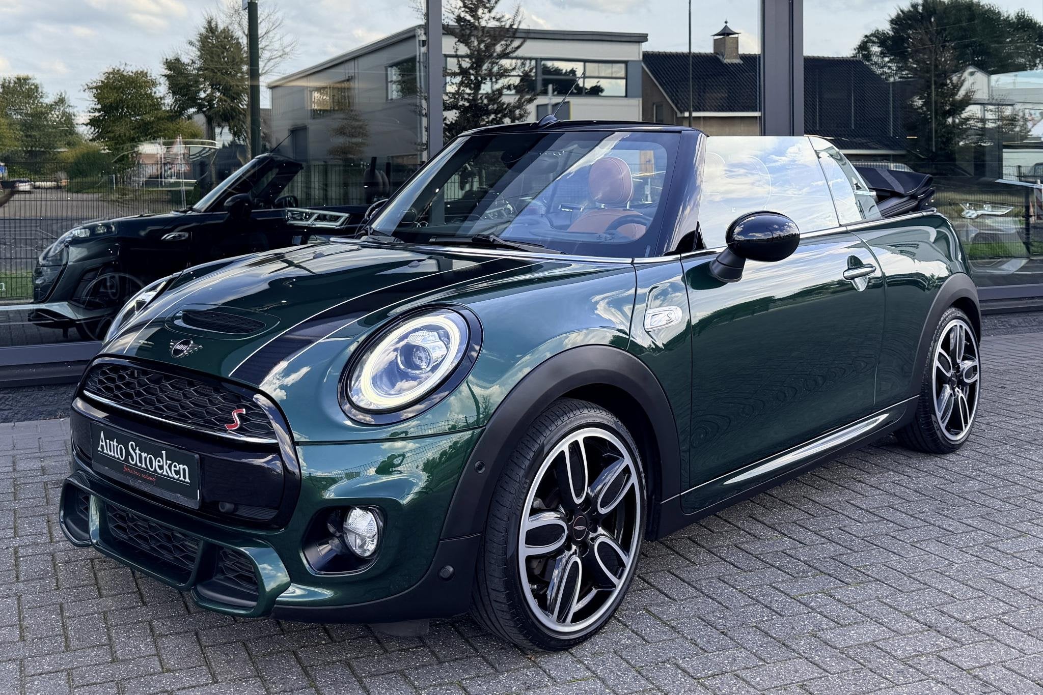 MINI Cabrio 2.0 Cooper S JCW 192pk Leer Navi Harman/Cardon, Gebruikt, Euro 6, 4 stoelen, Leder