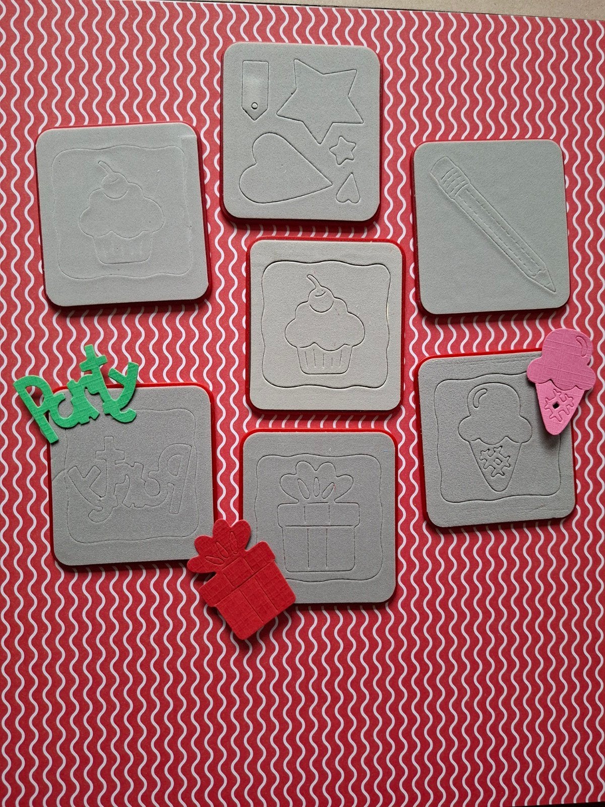 Sizzix Embossing Snijmallen Set - Feest Cupcake, Geschikt voor snijden, Gebruikt, Overige thema's, Gereedschap of Toebehoren