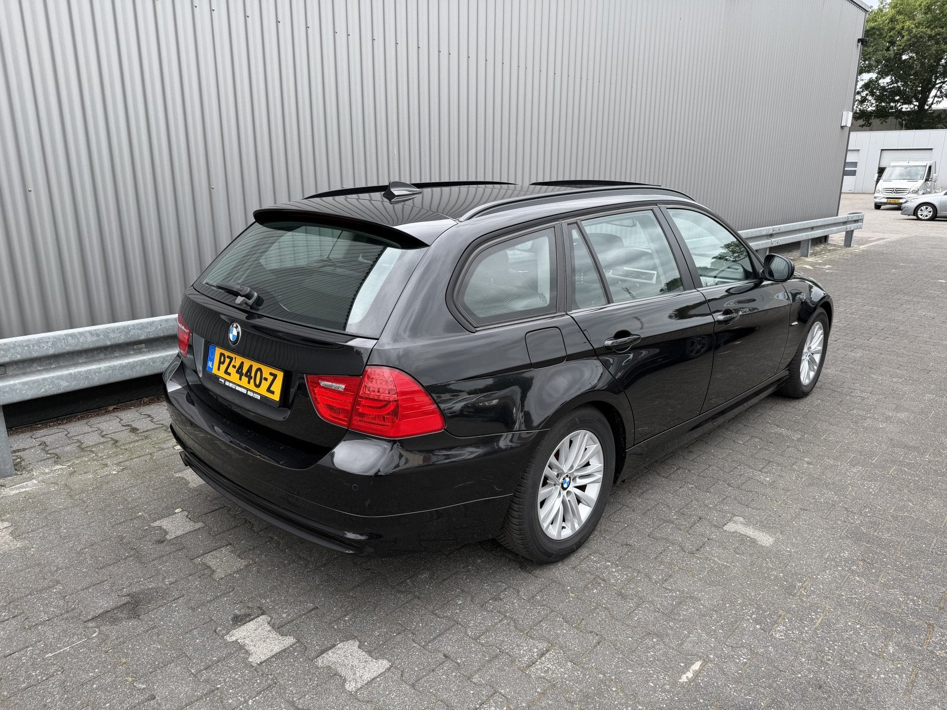 BMW 3 Serie Touring 318i High Executive Navi, LM AUTOMAAT --, Auto's, Automaat, Euro 5, 1435 kg, Zwart