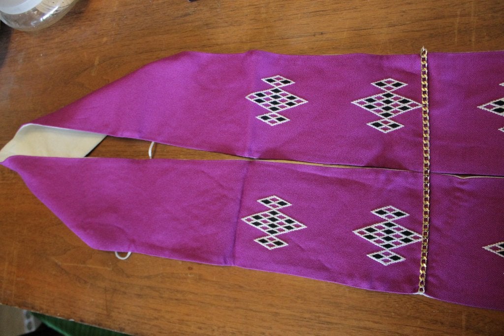 Priester stola paars met ketting. Vintage - jaren 70?, Ophalen of Verzenden