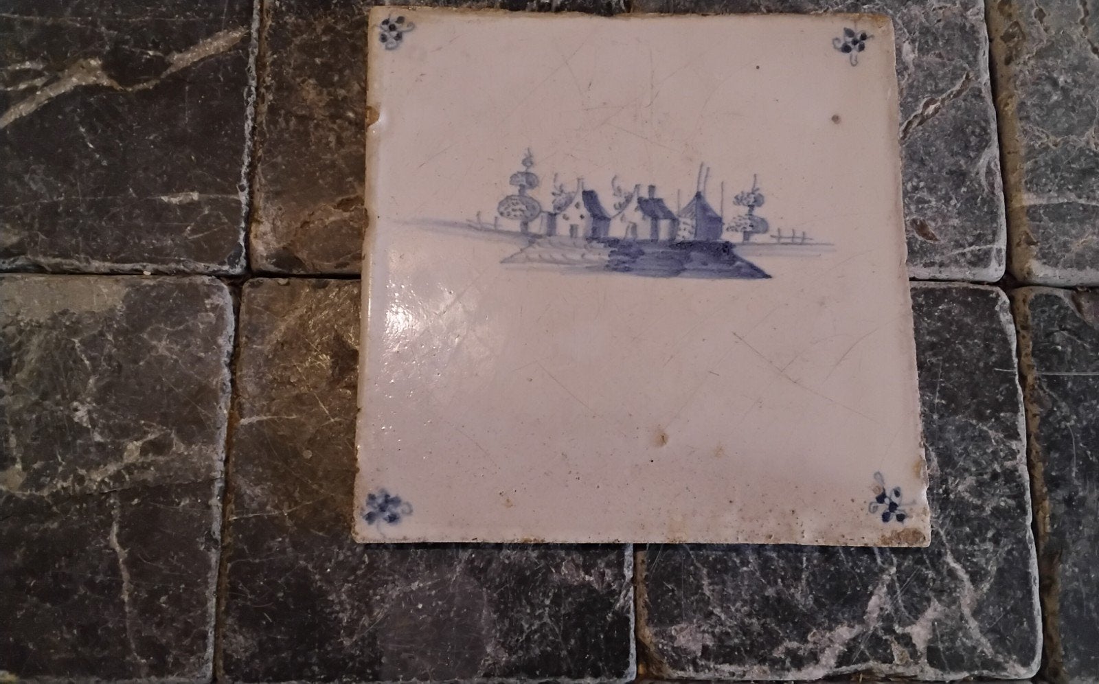 Antieke Delfts Blauwe Tegel met Hollands Landschap, Antiek en Kunst, Antiek | Wandborden en Tegels, Ophalen