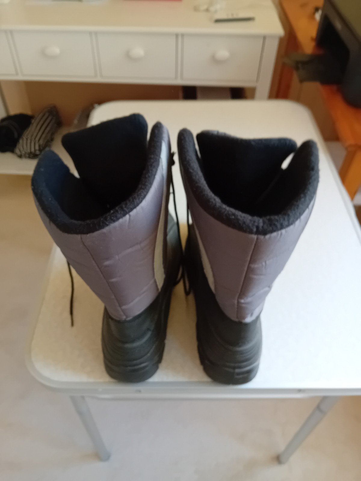 Nieuwe snowboots maat 43, alleen gepast, Ophalen, Zo goed als nieuw, Maat 42/44 (L), Overige typen