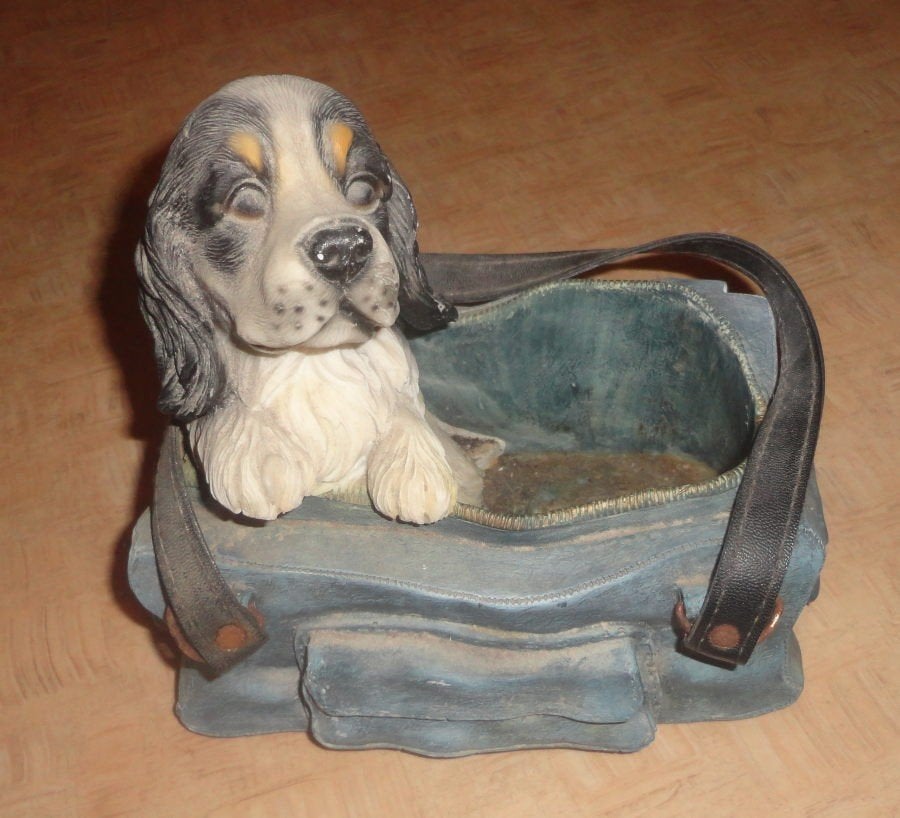 Beeld hond in tas - Bassethond, Ophalen of Verzenden, Gebruikt, Dier