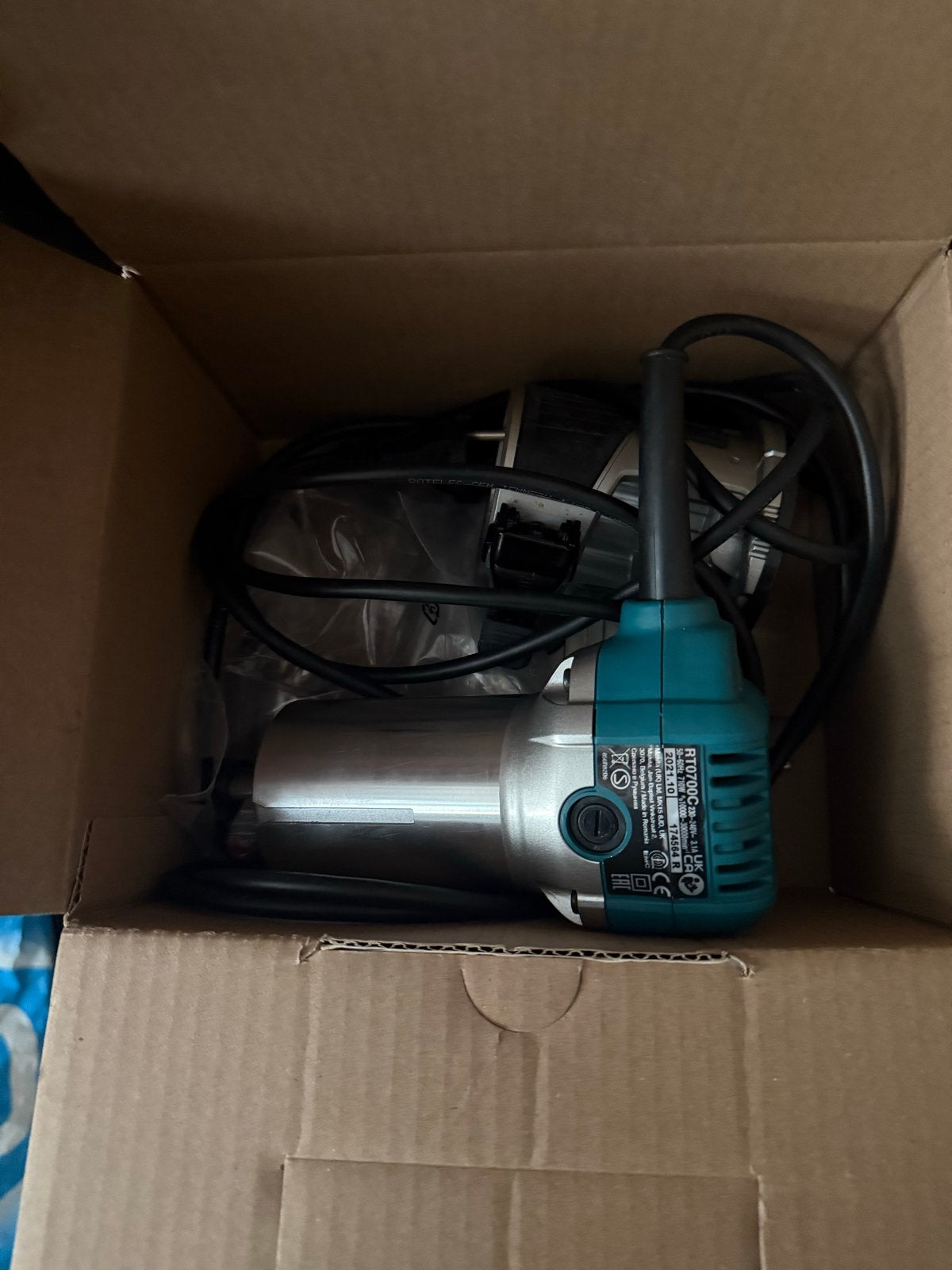 Makita RT0700C Trimmer/Bovenfrees - Zo goed als nieuw, Doe-het-zelf en Verbouw, Gereedschap | Freesmachines, Ophalen of Verzenden