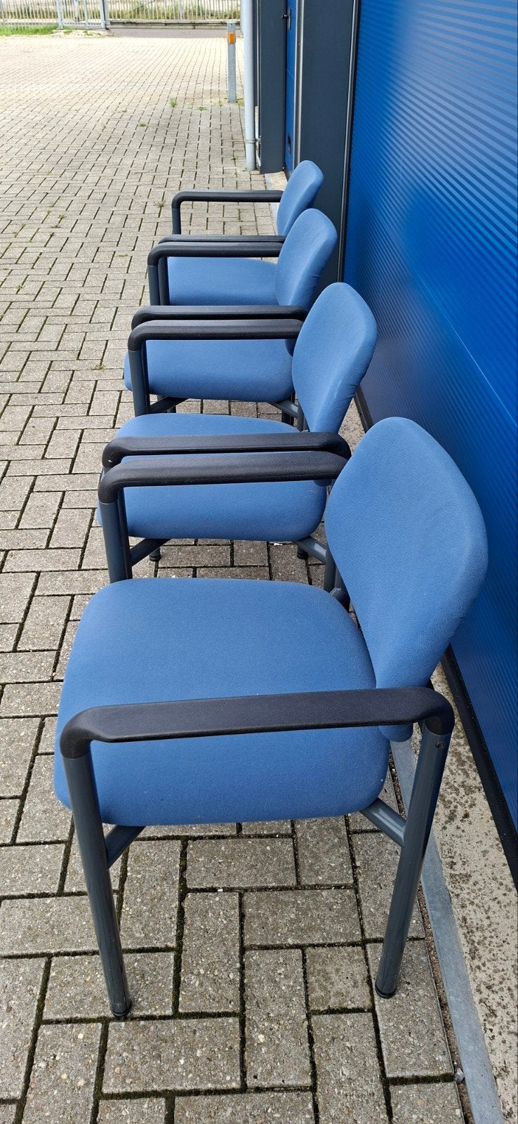 vergader stoelen, Ophalen
