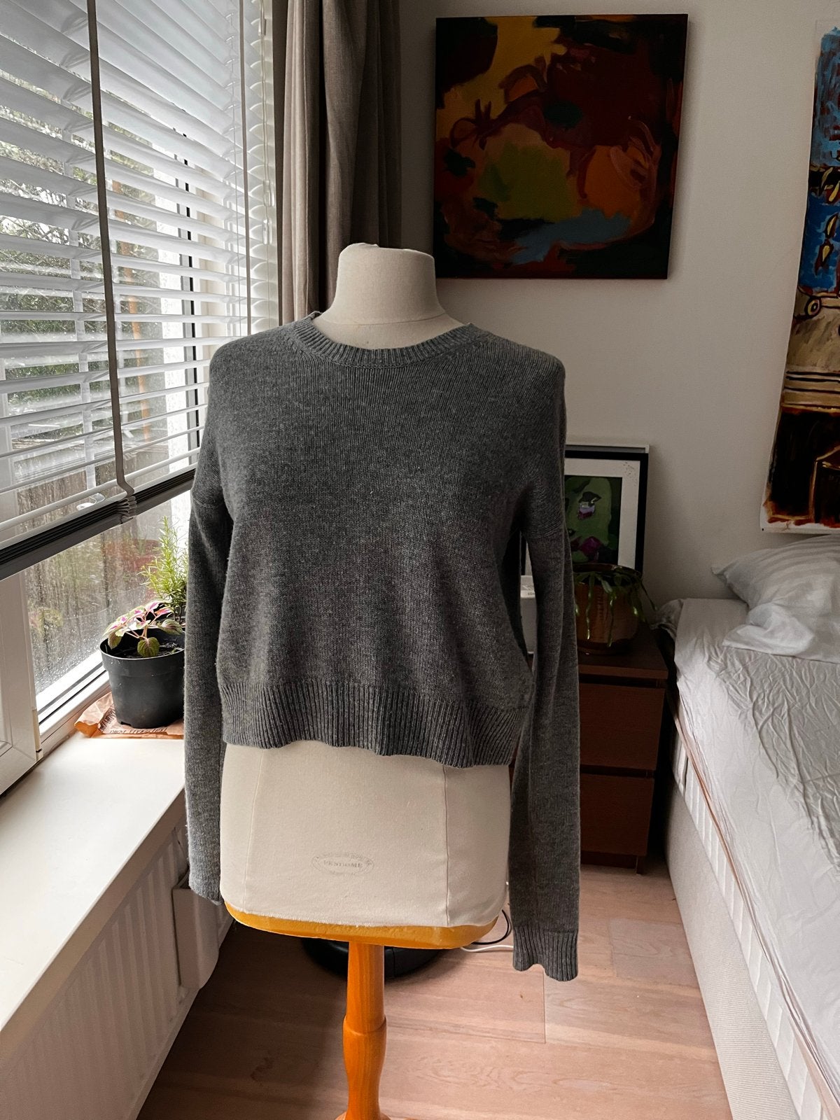 McQ Alexander McQueen grijze trui met uitsneden, Ophalen of Verzenden, Zo goed als nieuw, Maat 36 (S), Grijs