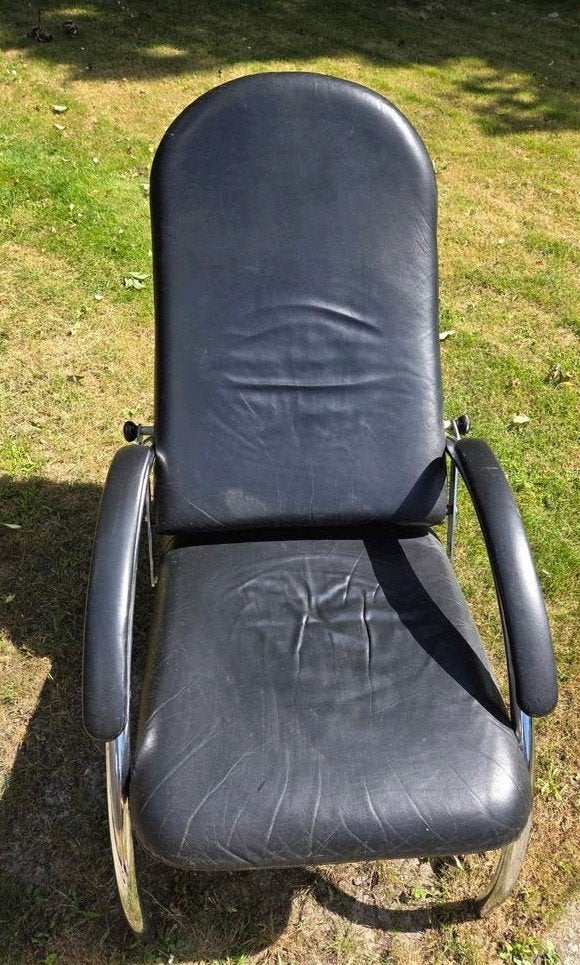 Ingmar Relling Fauteuil, Ophalen