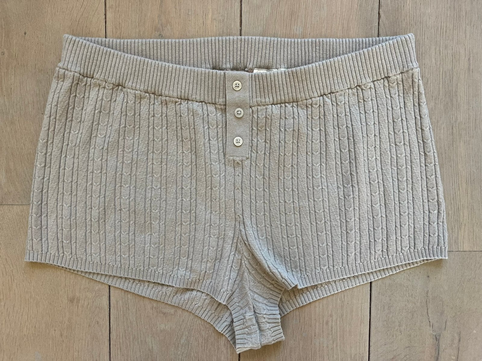 Comfortabele XL H&M gebreide kabelshorts beige thuis, H&M, Ophalen of Verzenden, Zo goed als nieuw, Maat 46/48 (XL) of groter