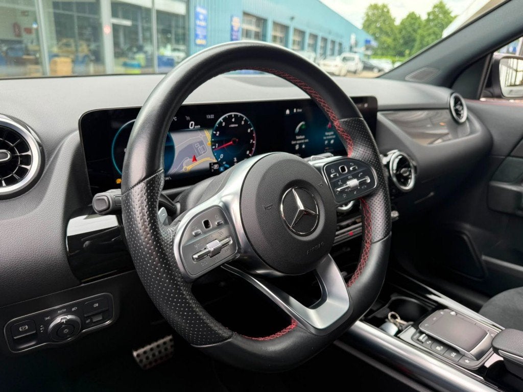 Mercedes-benz GLA-KLASSE 200 AMG LINE AUTOMAAT NAVI PDC-CAME, Auto's, Mercedes-Benz, Automaat, 15 km/l, Gebruikt, 4 cilinders