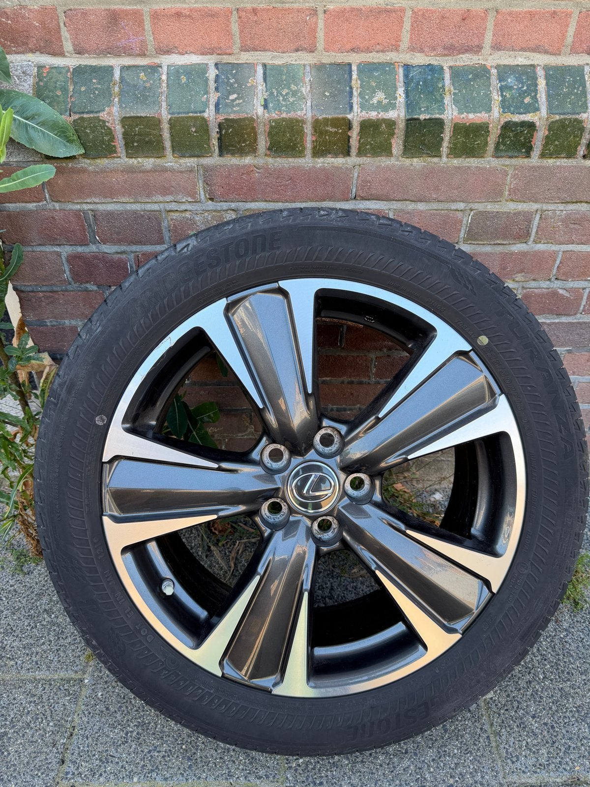 Origineel Lexus UX 18” wiel (ook voor Toyota’s) met Runflat, Auto-onderdelen, Banden en Velgen, 18 inch, Gebruikt, Banden en Velgen