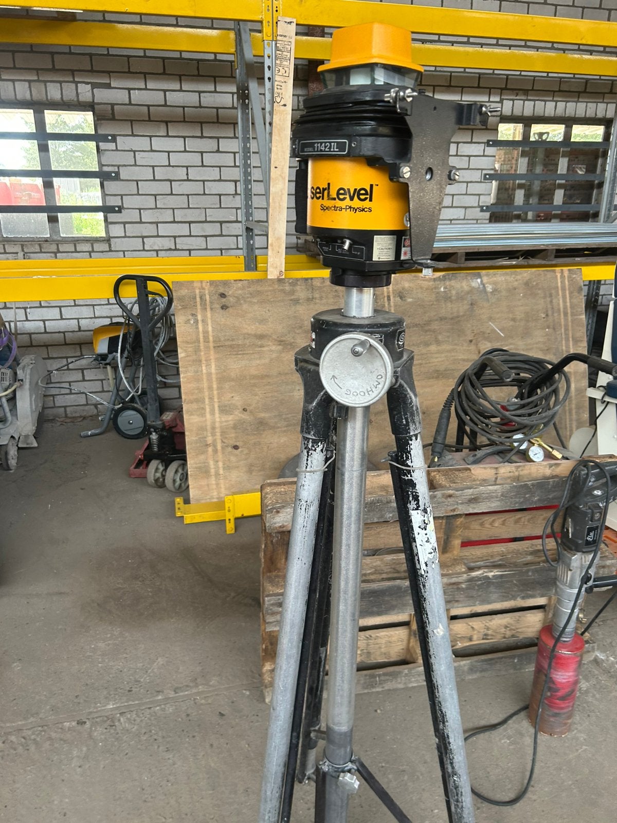 Laser level, Doe-het-zelf en Verbouw, Meetapparatuur, Ophalen, Gebruikt, Afstand