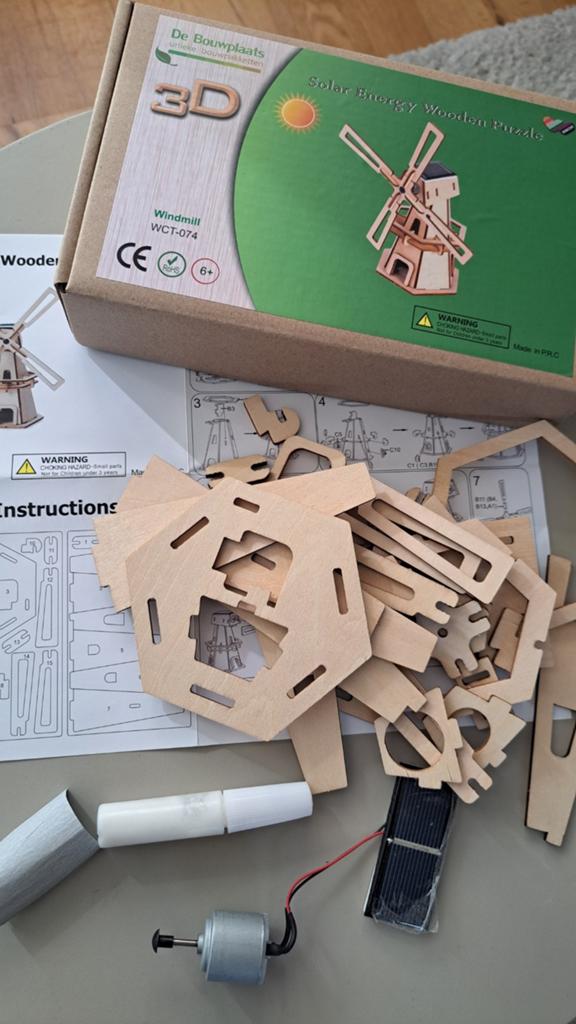 Bouwpakket | Houten puzzel Windmolen op zonne energie, Ophalen of Verzenden, Nieuw, 1:50 tot 1:144
