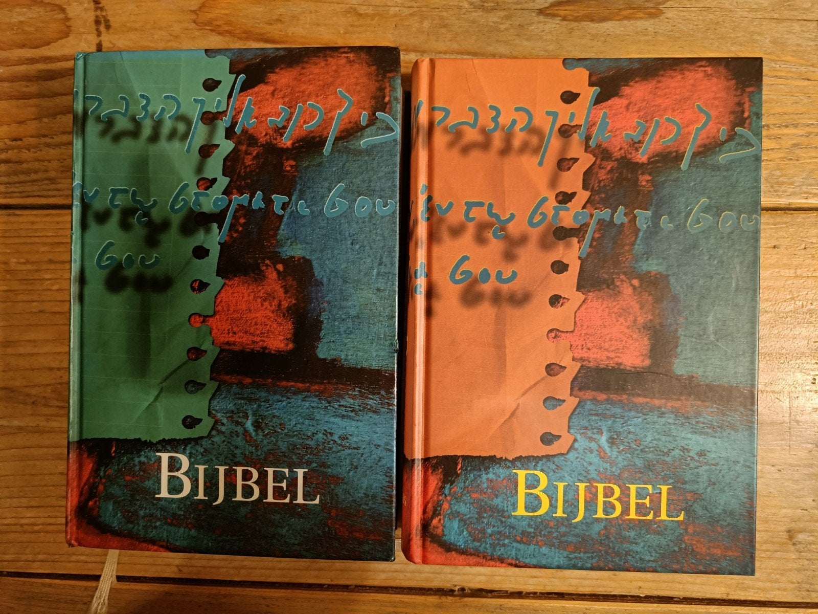 2 verschillende NBV Bijbels., Ophalen of Verzenden