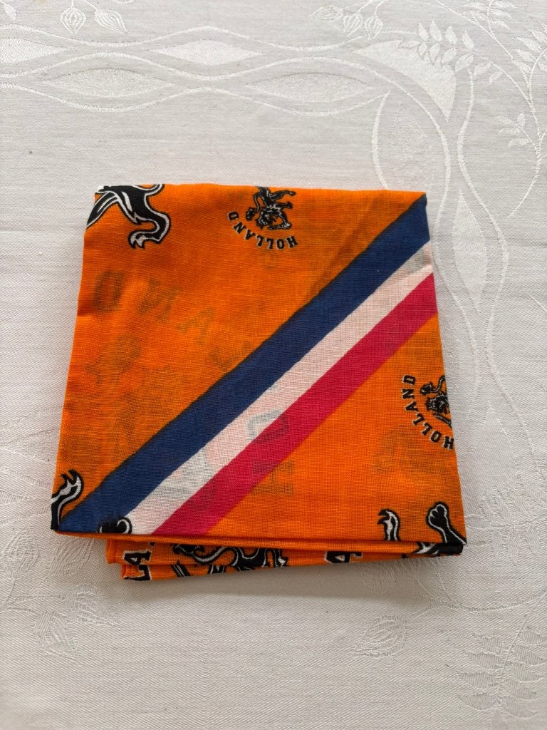 Zakdoek halsdoek holland oranje koningsdag als nieuw!, Ophalen of Verzenden, Zo goed als nieuw, Versiering, Oranje of Koningsdag