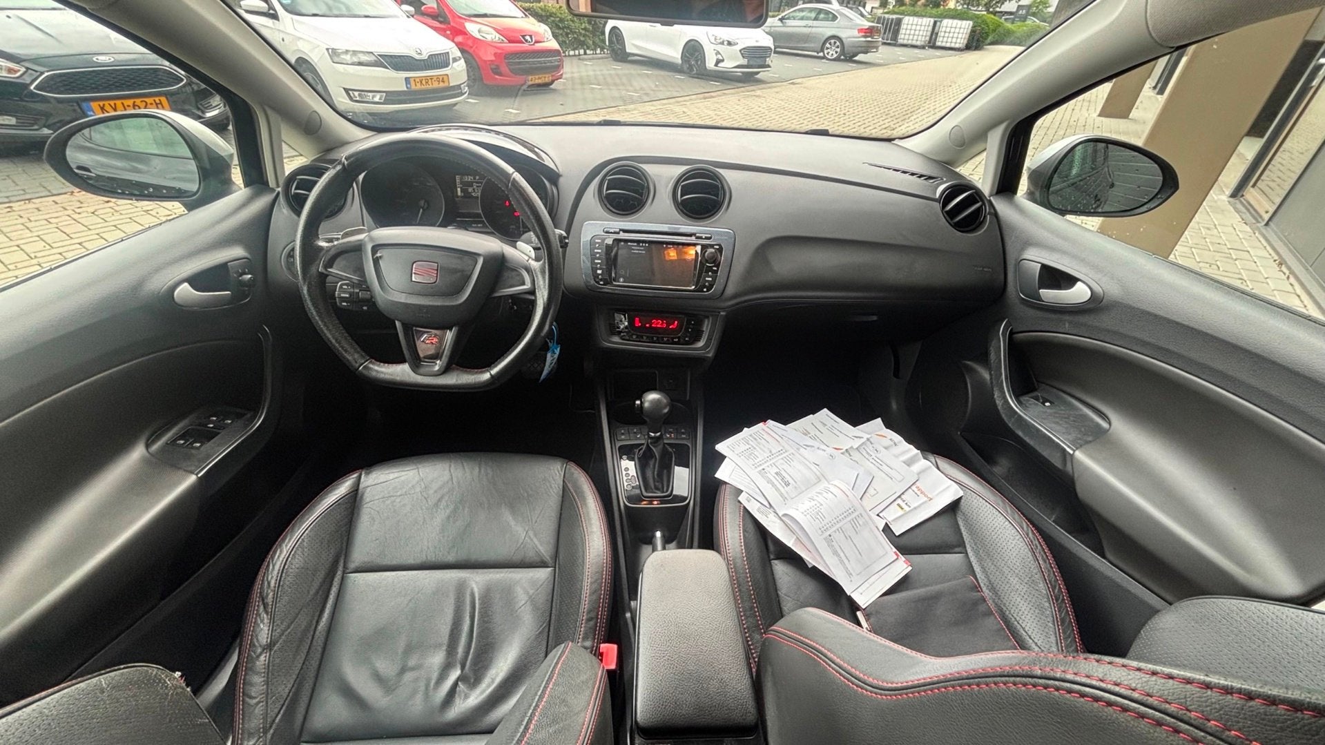 Seat Ibiza SC FR 150PK Bocanegra DSG |5DRS | LEDER | CARPLAY, Auto's, 1154 kg, Gebruikt, Zwart, 4 cilinders