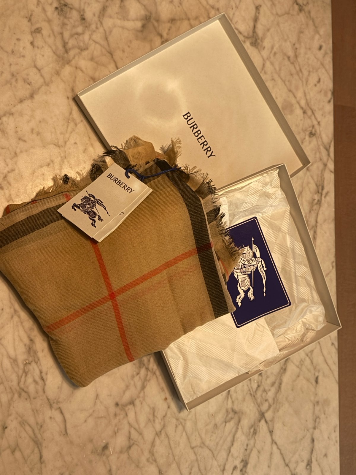 Burberry sjaal - Nieuw met kaartjes, Ophalen of Verzenden, Nieuw, Sjaal