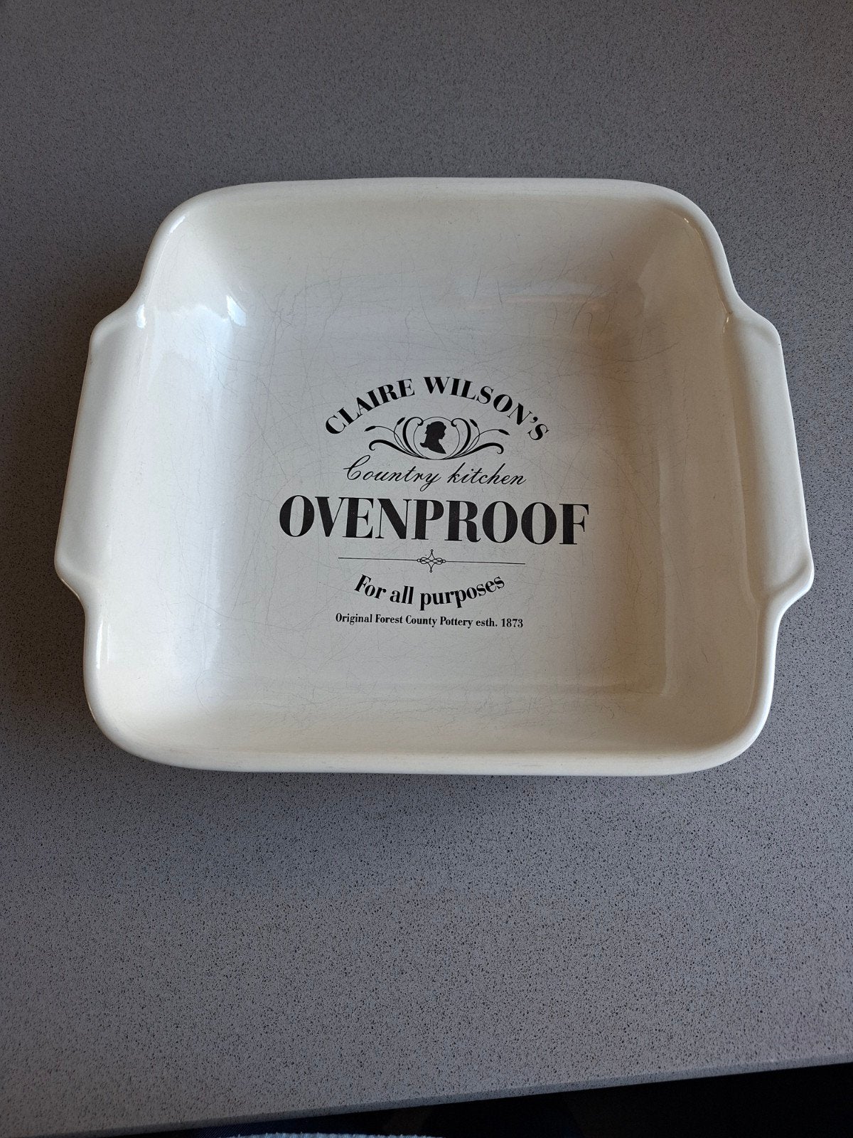 Ovenschaal Claire Wilson's Country Kitchen OVENPROOF, Beige, Ophalen of Verzenden, Steen/keramiek, Overige merken