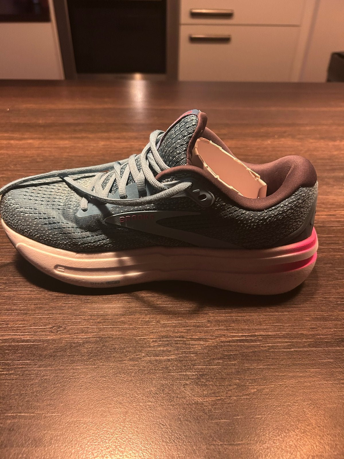 Brooks hardloopschoenen - MT 40, Sport en Fitness, Loopsport en Atletiek, Ophalen, Zo goed als nieuw, Hardlopen, Hardloopschoenen