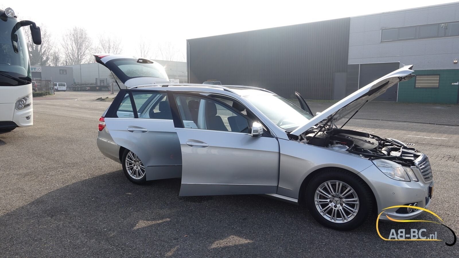 Mercedes-Benz E 220, Auto's, Mercedes-Benz, Automaat, Diesel, Zilver of Grijs, 168 pk