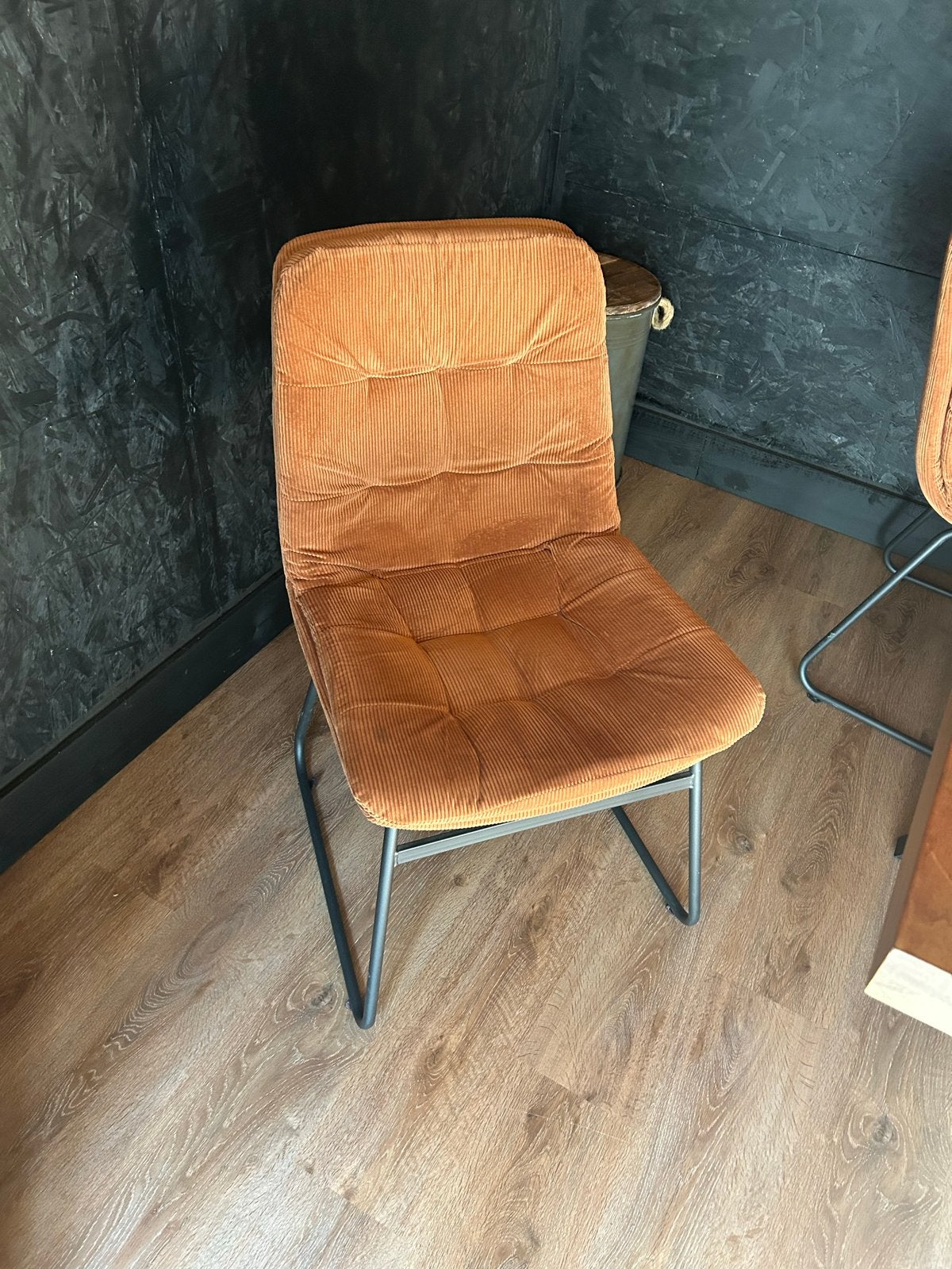 2x Leen Bakker eetkamerstoel met corduroy ribstof, Huis en Inrichting, Stoelen, Ophalen, Twee, Overige kleuren, Zo goed als nieuw