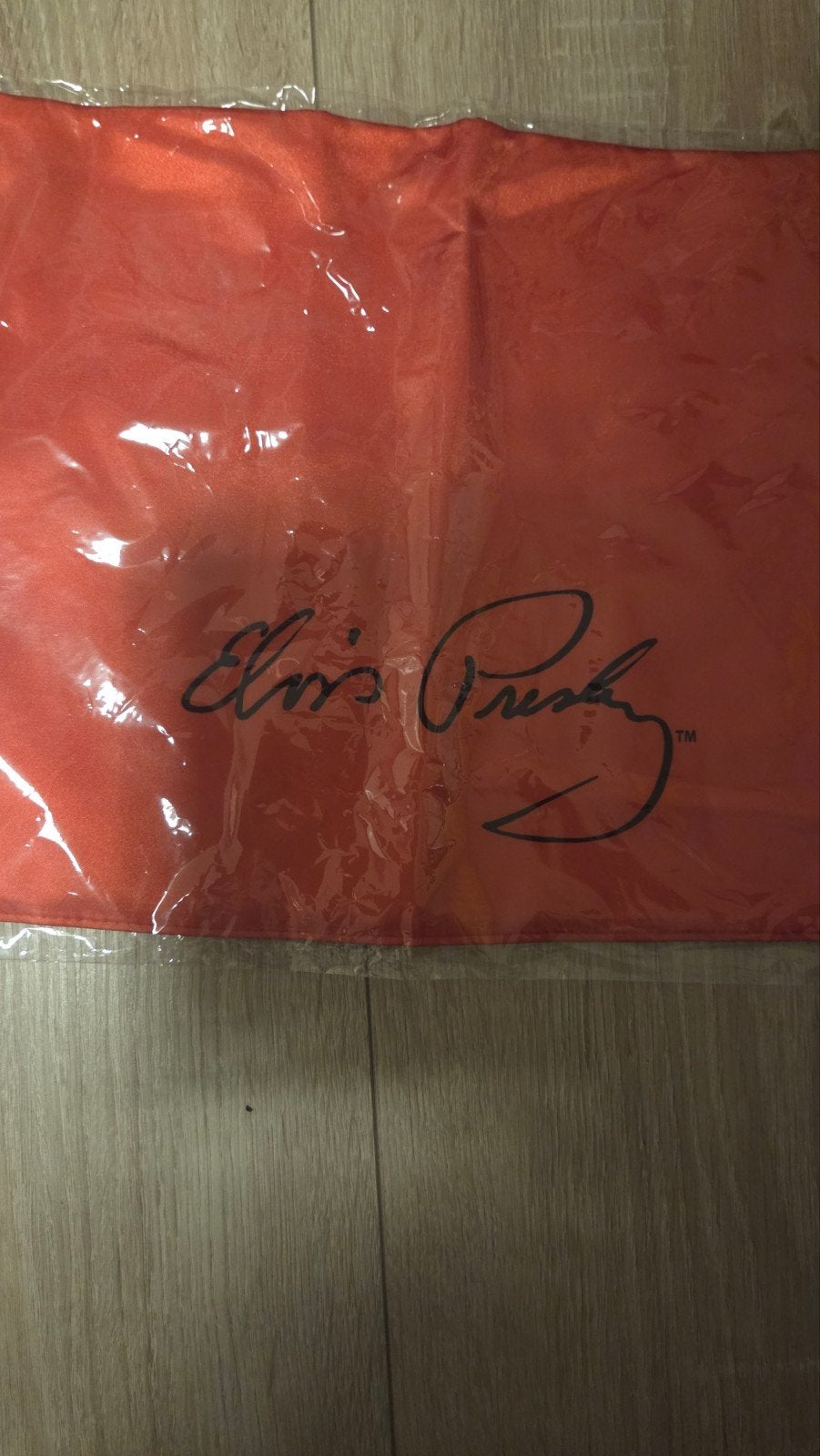 Elvis Presley Sjaal - Nieuw in Verpakking., Ophalen of Verzenden, Nieuw, Kleding