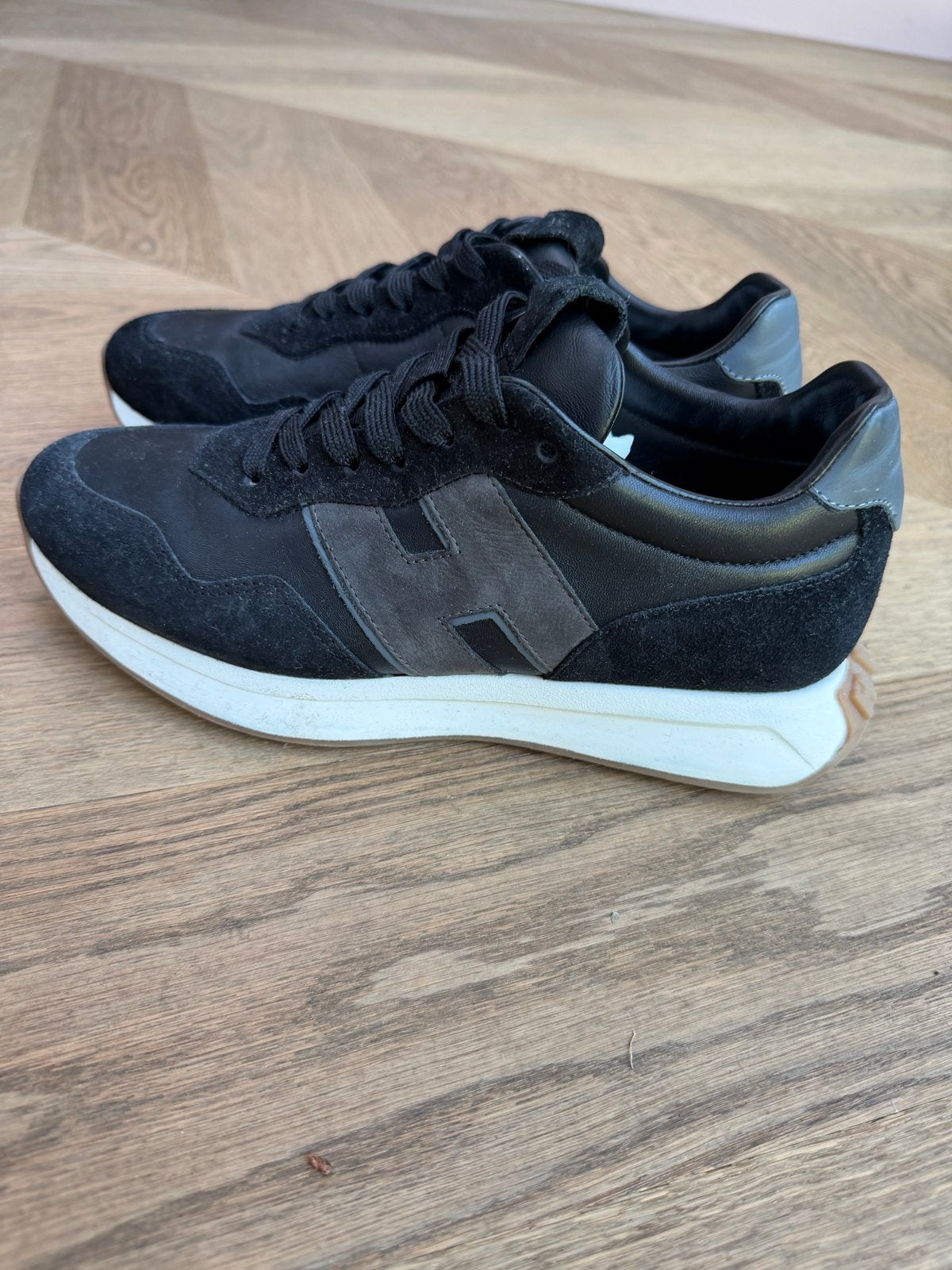 Hogan H383 Sneakers Zwart - Maat 41, Kleding | Heren, Schoenen, Ophalen of Verzenden, Zo goed als nieuw, Zwart, Sneakers of Gympen
