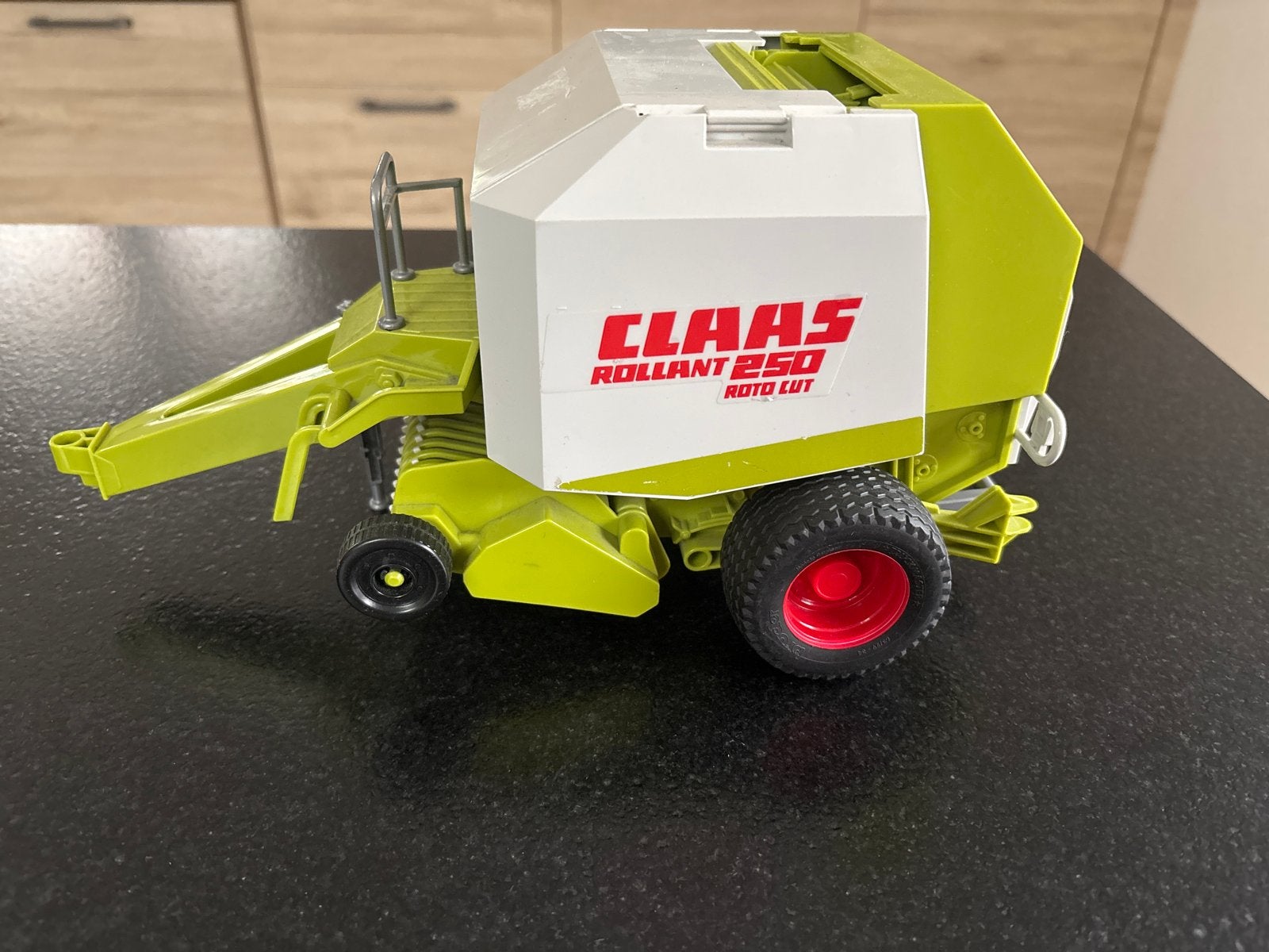 Bruder Claas Rollant 250 ronde balenpers met strobaal, Ophalen, Zo goed als nieuw
