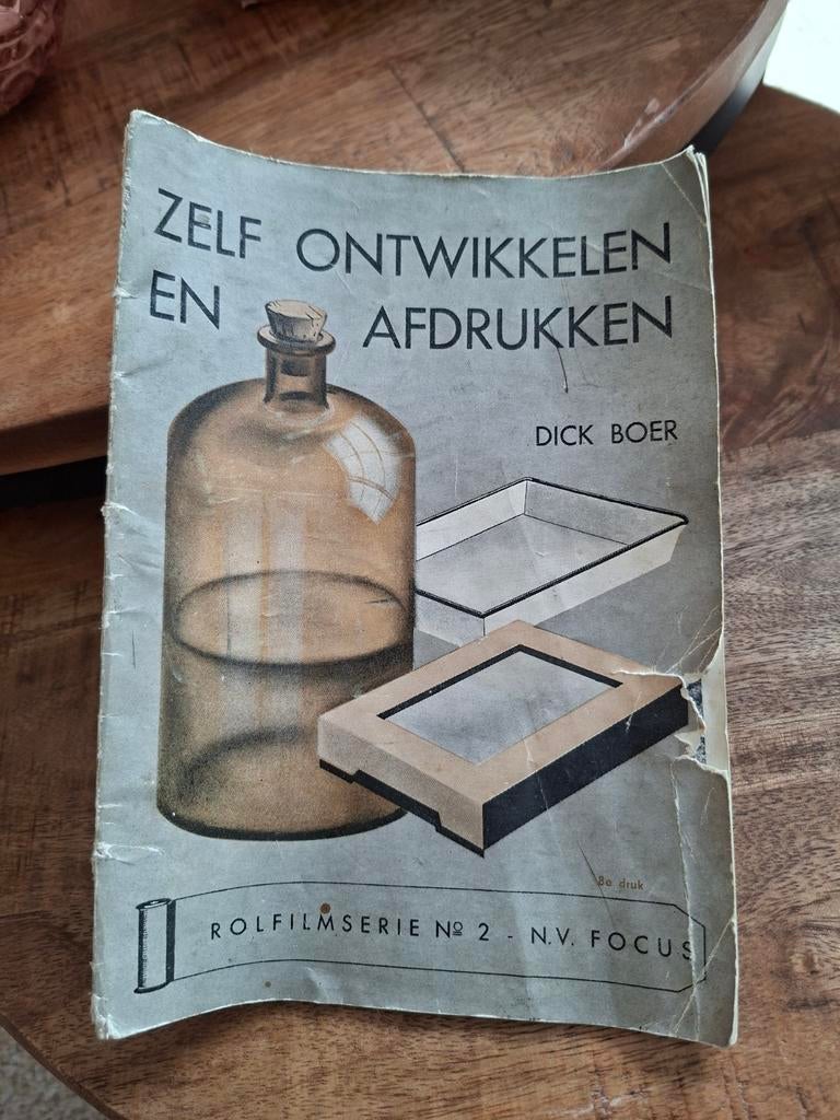 Boekje: Zelf ontwikkelen en afdrukken - Rolfilmserie No.2, Boeken, Hobby en Vrije tijd, Ophalen of Verzenden