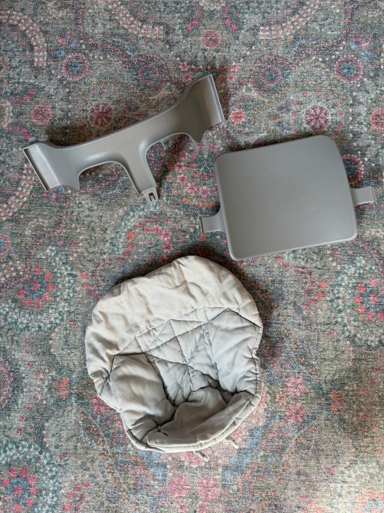 Stokke Trip Trap baby set met kussentje, Kinderen en Baby's, Kinderstoelen, Ophalen, Gebruikt, Meegroeistoel