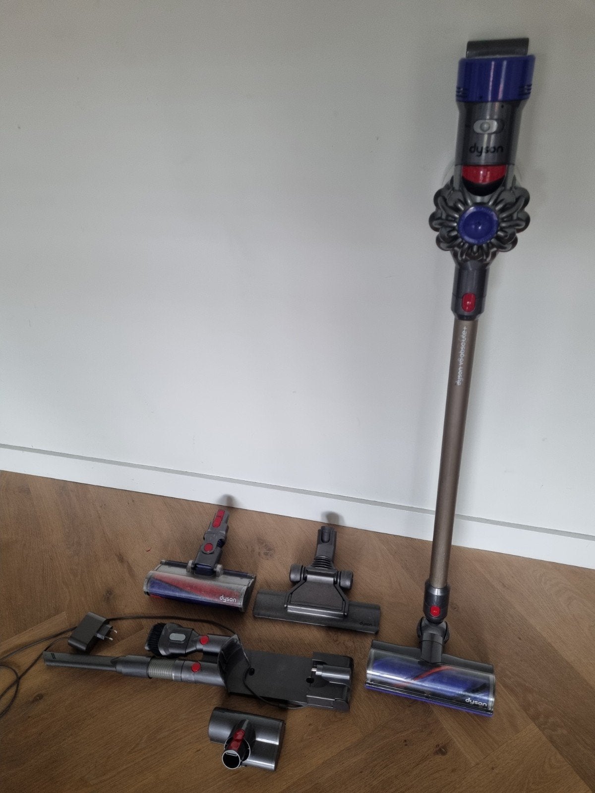 Dyson V8 Absolute Draadloze Steelstofzuiger met Accessoires, Ophalen, Gebruikt, Draadloos, Dyson