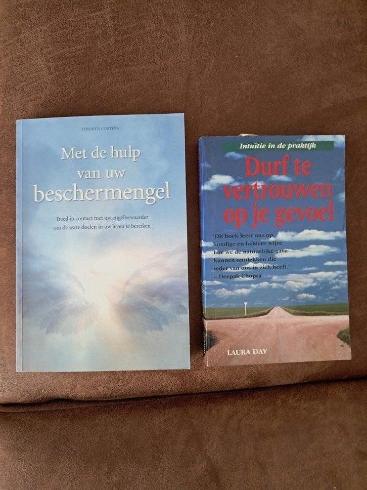 Durf te vertrouwen op je gevoel & Met de hulp van uw, Ophalen of Verzenden, Zo goed als nieuw, Spiritualiteit algemeen, Achtergrond en Informatie