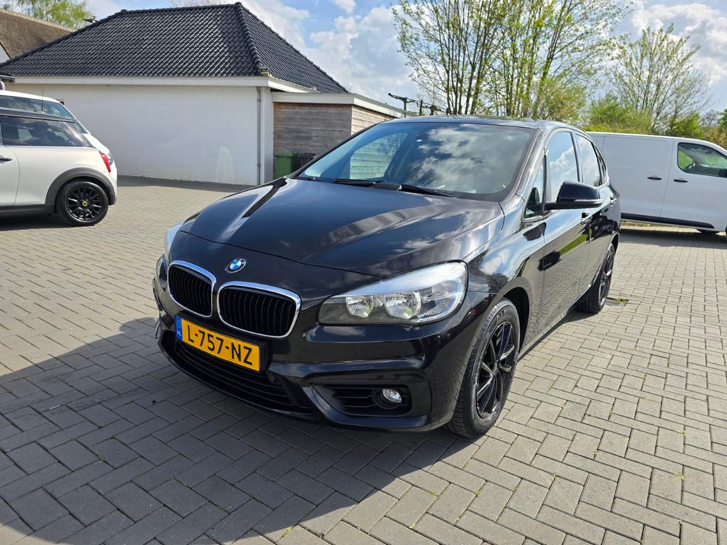 BMW 2-Serie Active Tourer 1.5 218I AUT 2015 Zwart, Auto's, BMW, Zwart, Zwart, Bedrijf, Geïmporteerd