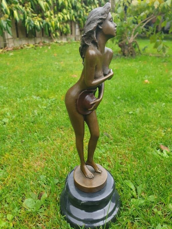 Bronzen beeld van een pikante , erotische vrouw, Antiek en Kunst, Ophalen of Verzenden