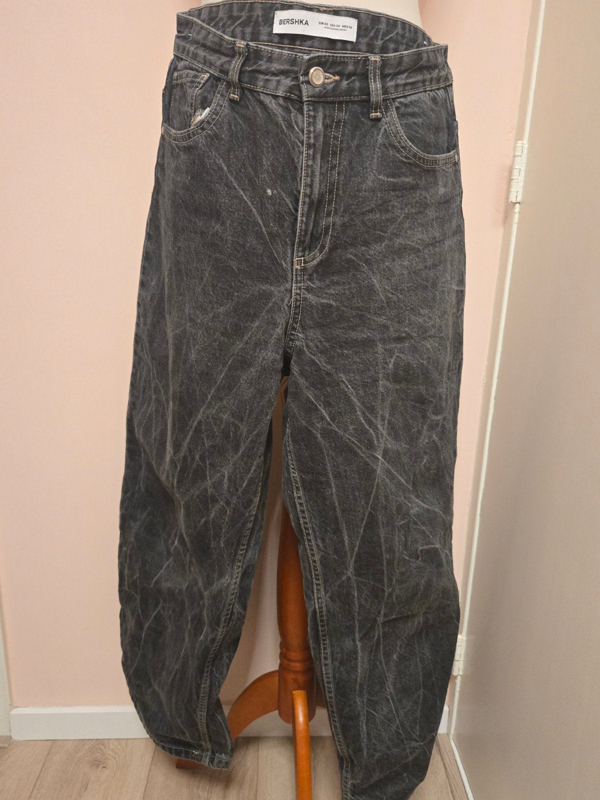 Crushed zwarte baggyjeans • Bershka maat 40, Zwart, W30 - W32 (confectie 38/40), Gedragen, Bershka