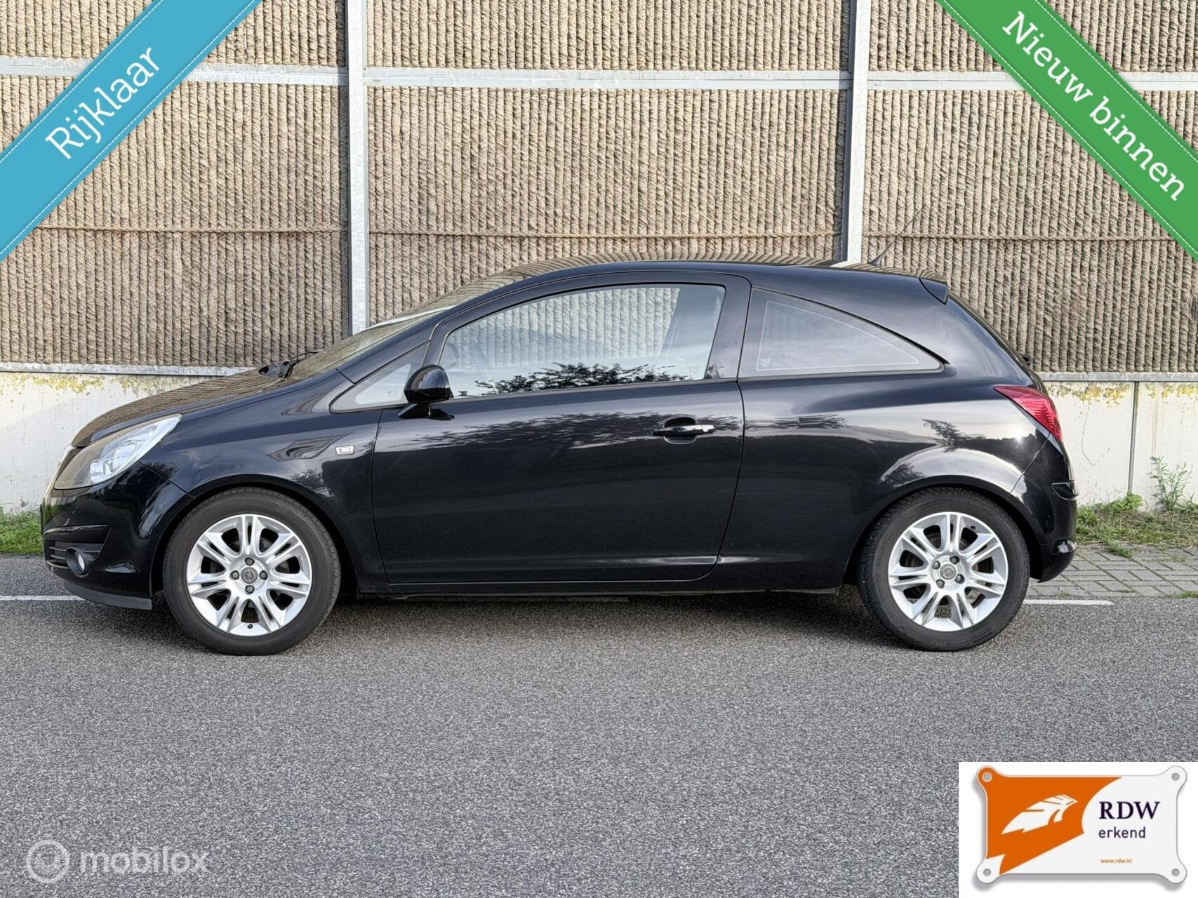 Opel Corsa 1.4-16V Executive NAP/AIRCO/CARPLAY/ANDROID AUTO/, Auto's, Voorwielaandrijving, Gebruikt, 4 cilinders, Zwart