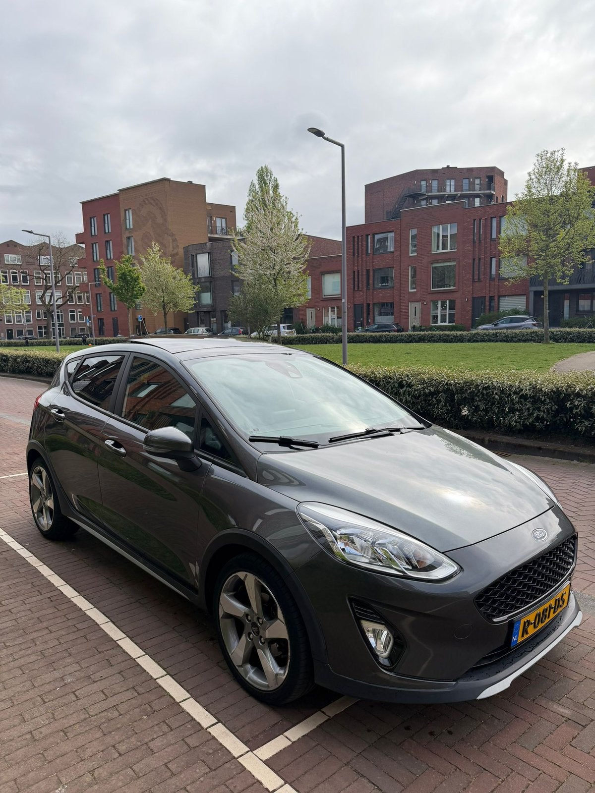 Ford Fiësta  2018 Grijs BENZINE!!, Voorwielaandrijving, 1141 kg, 4 cilinders, 49 €/maand