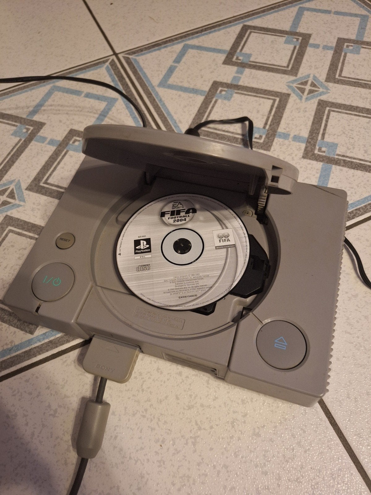 PS1 Aangeboden: een originele PlayStation 1 console inclusie, Ophalen of Verzenden, Gebruikt, Met 1 controller